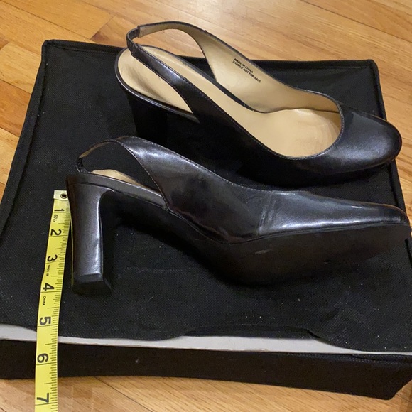 Dark grey rounded toe slingback heel - Picture 7 of 7